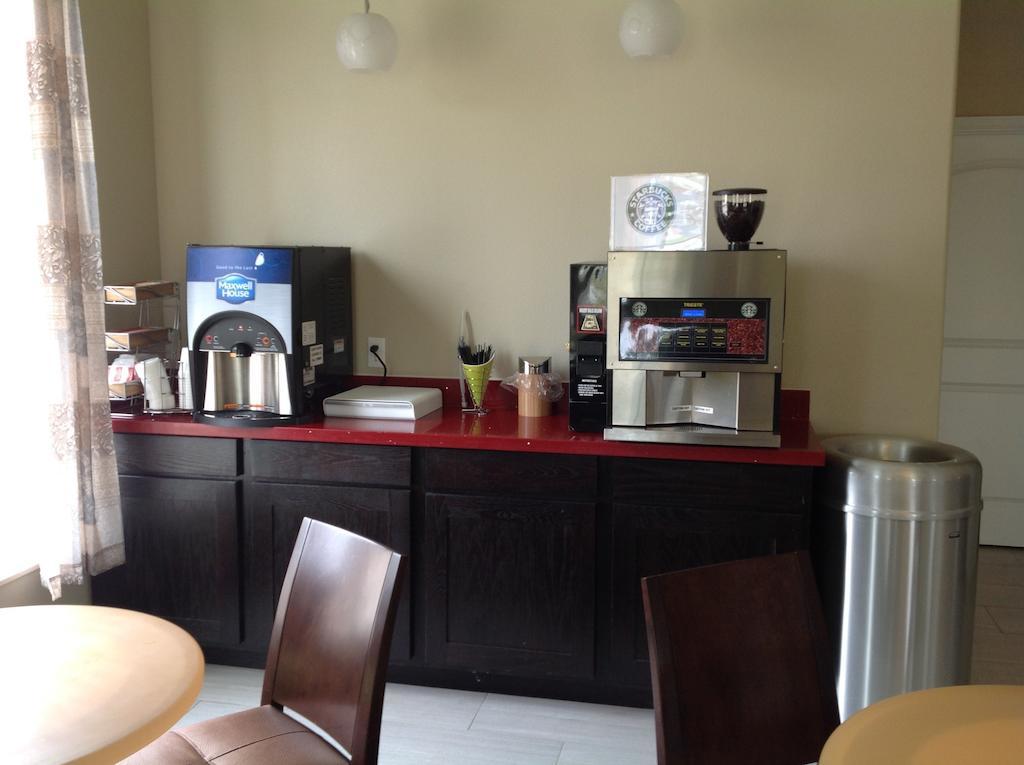 Executive Inn And Suites Jefferson Bagian luar foto